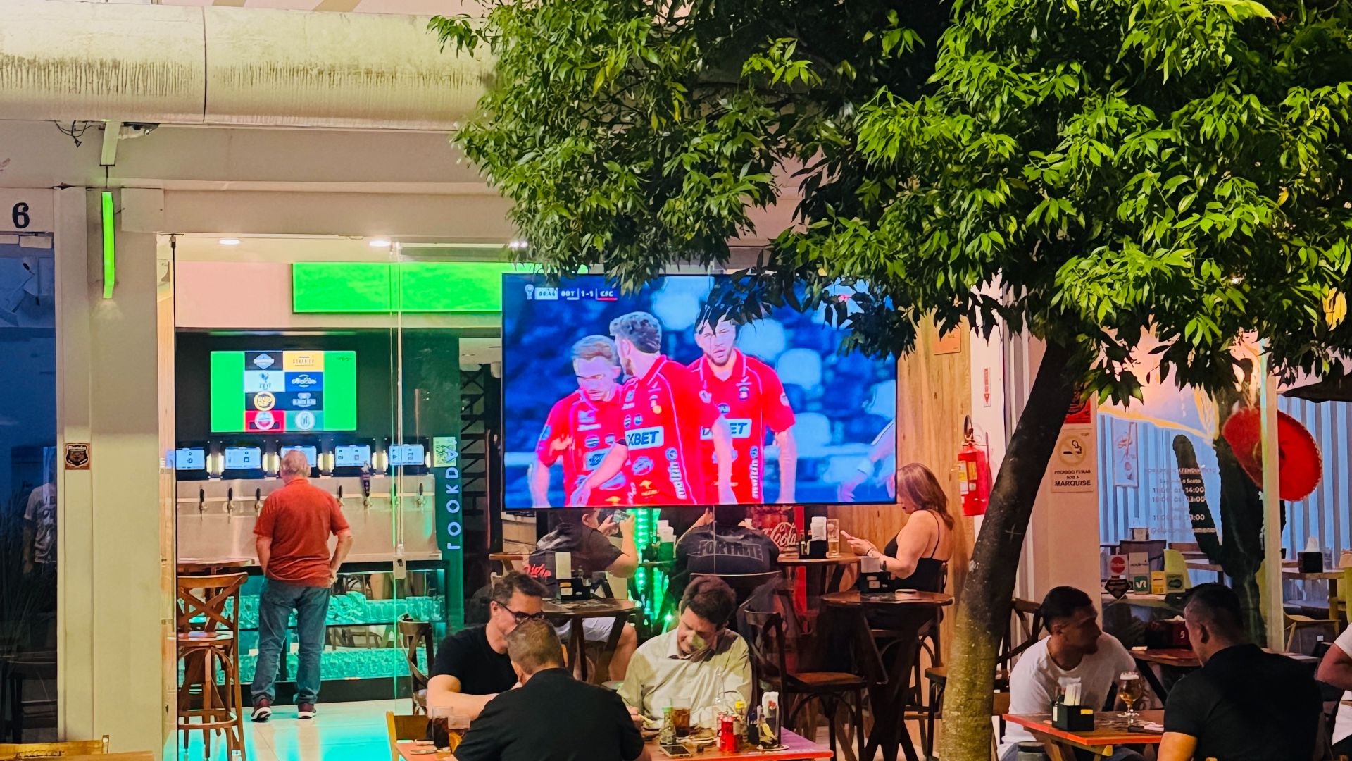 Vista externa do Bar